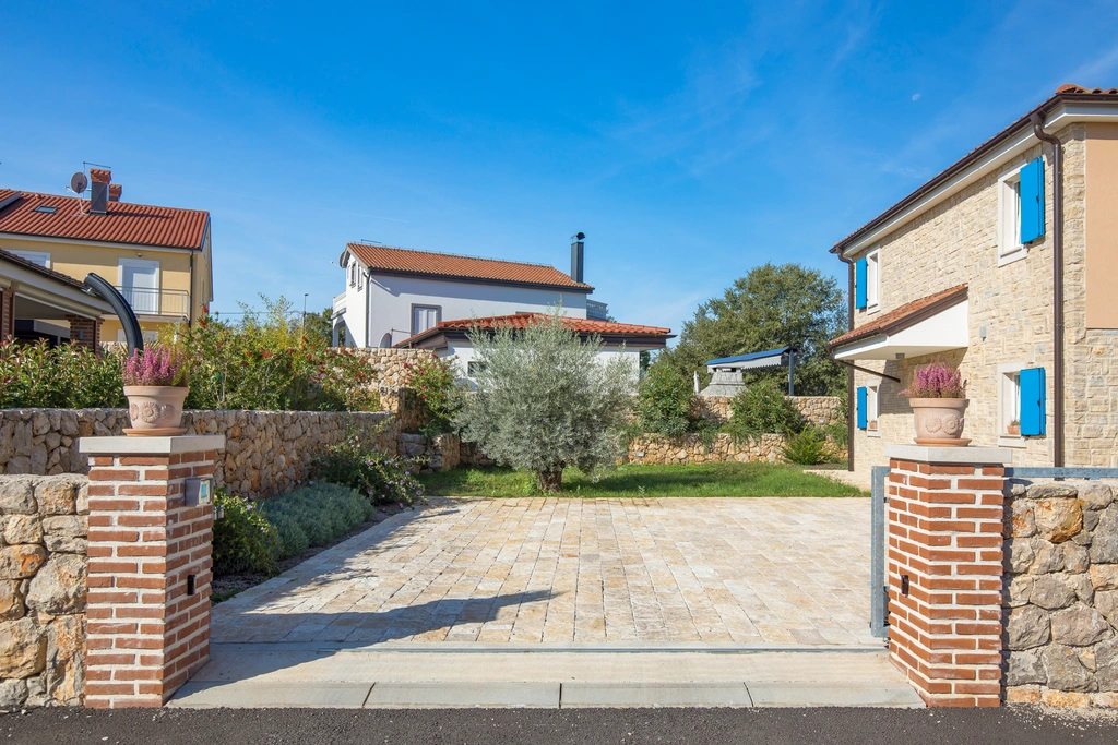 Pool Villa for Up to 8 Guests in Malinska