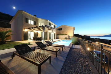 Modern Villa with Pool in Vinjerac for 6