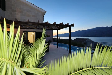 Modern Villa with Pool in Vinjerac for 6