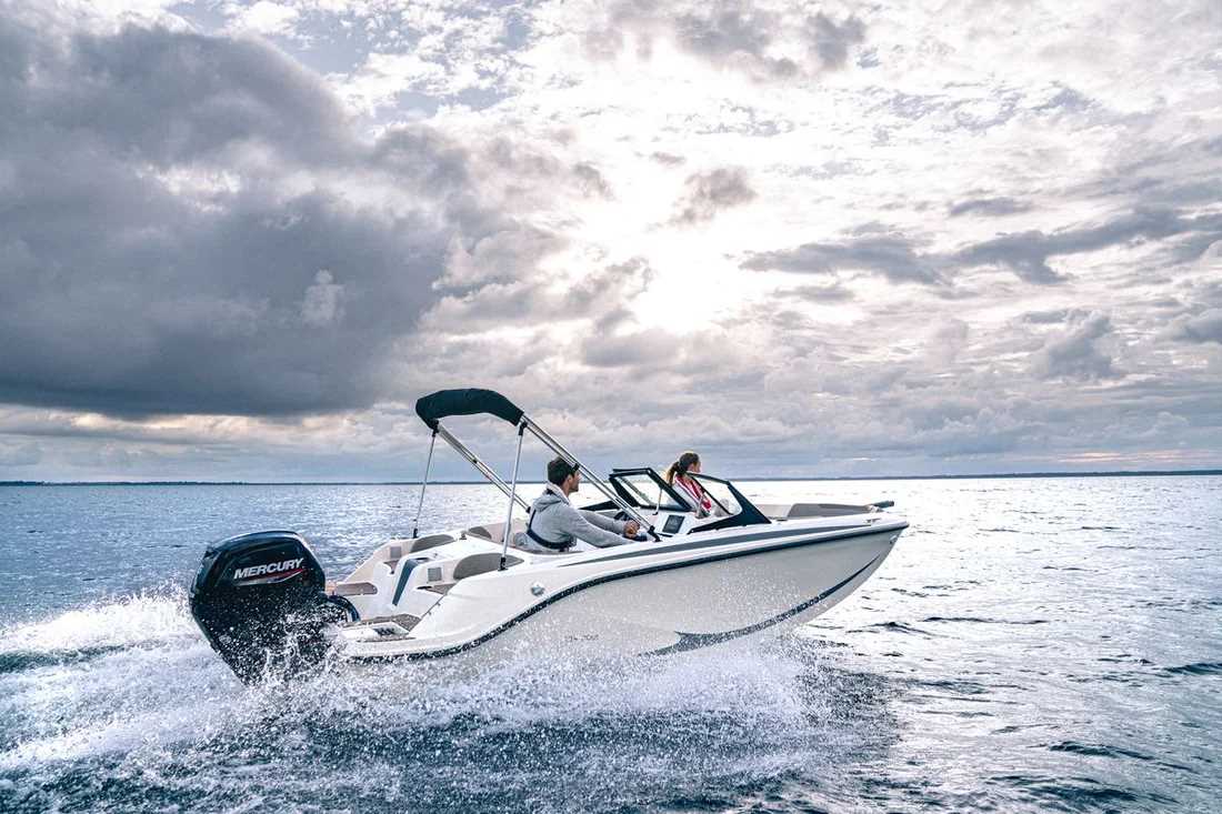 Quicksilver 525 aXess
