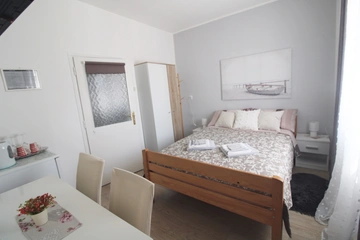 Room for Two in Pula with Dedicated Parking