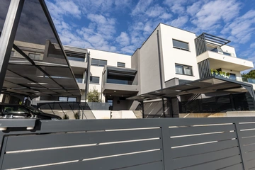 One-Bedroom Apartment in Pula with Parking