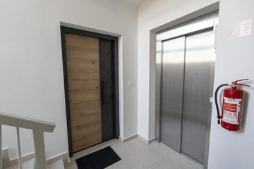 One-Bedroom Apartment in Pula with Parking