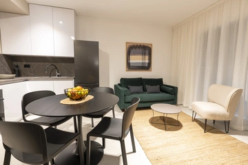 One-Bedroom Apartment in Pula with Parking