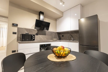 One-Bedroom Apartment in Pula with Parking