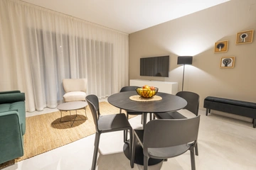 One-Bedroom Apartment in Pula with Parking