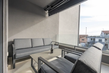 One-Bedroom Apartment in Pula with Parking