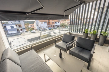 One-Bedroom Apartment in Pula with Parking