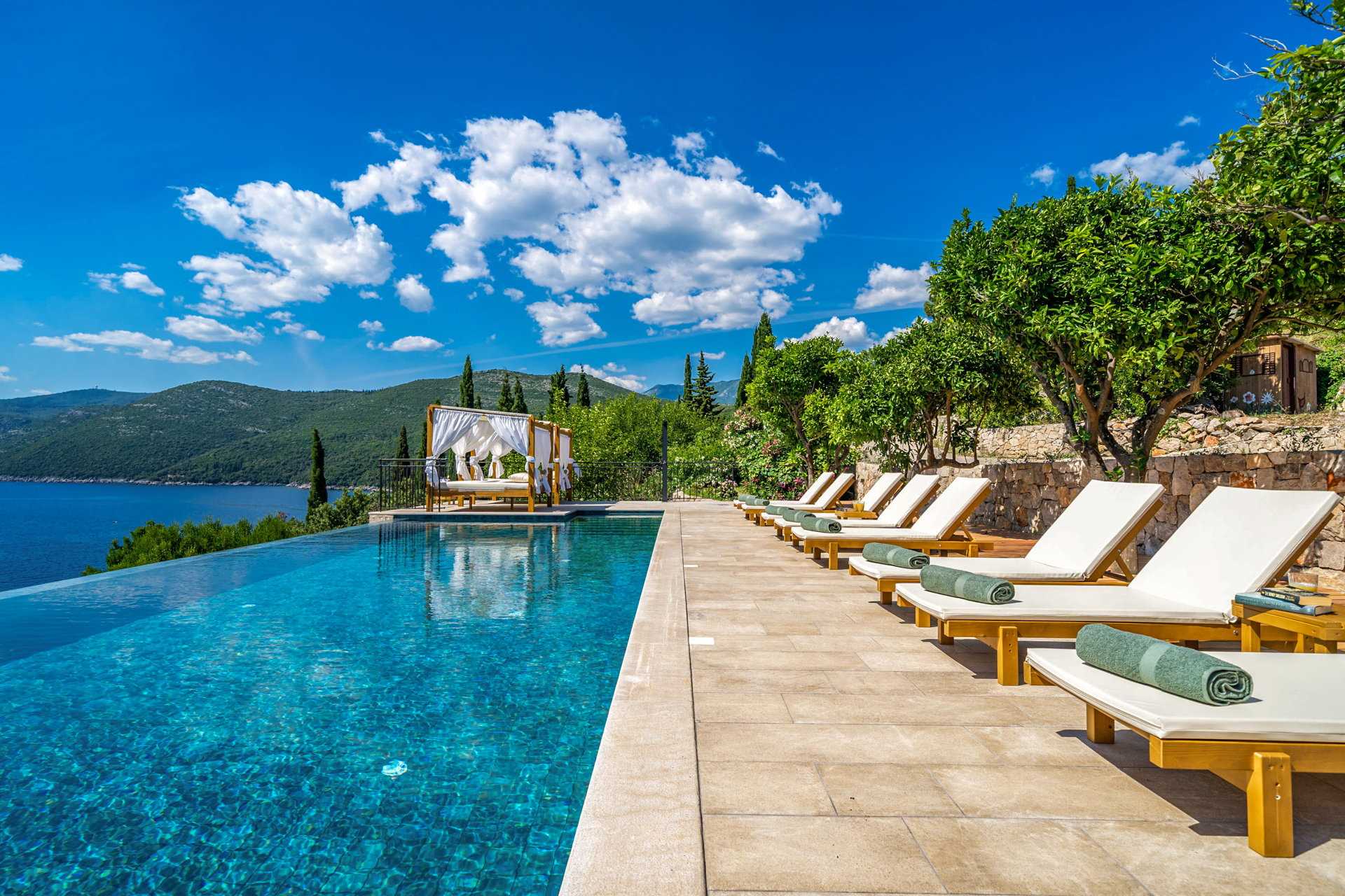 Villa Bay Breeze with Infinity Pool