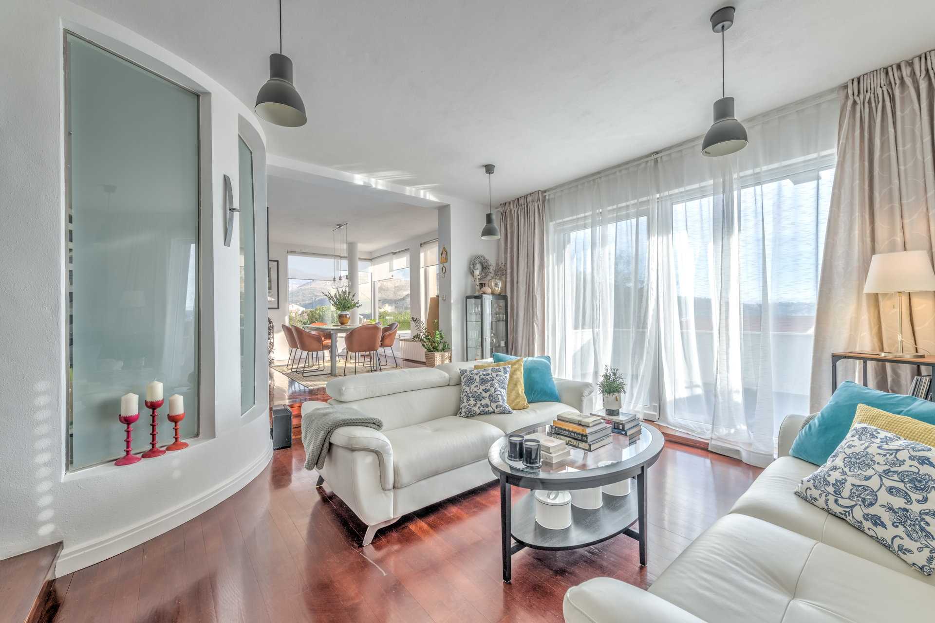 Villa Lettera with Pool