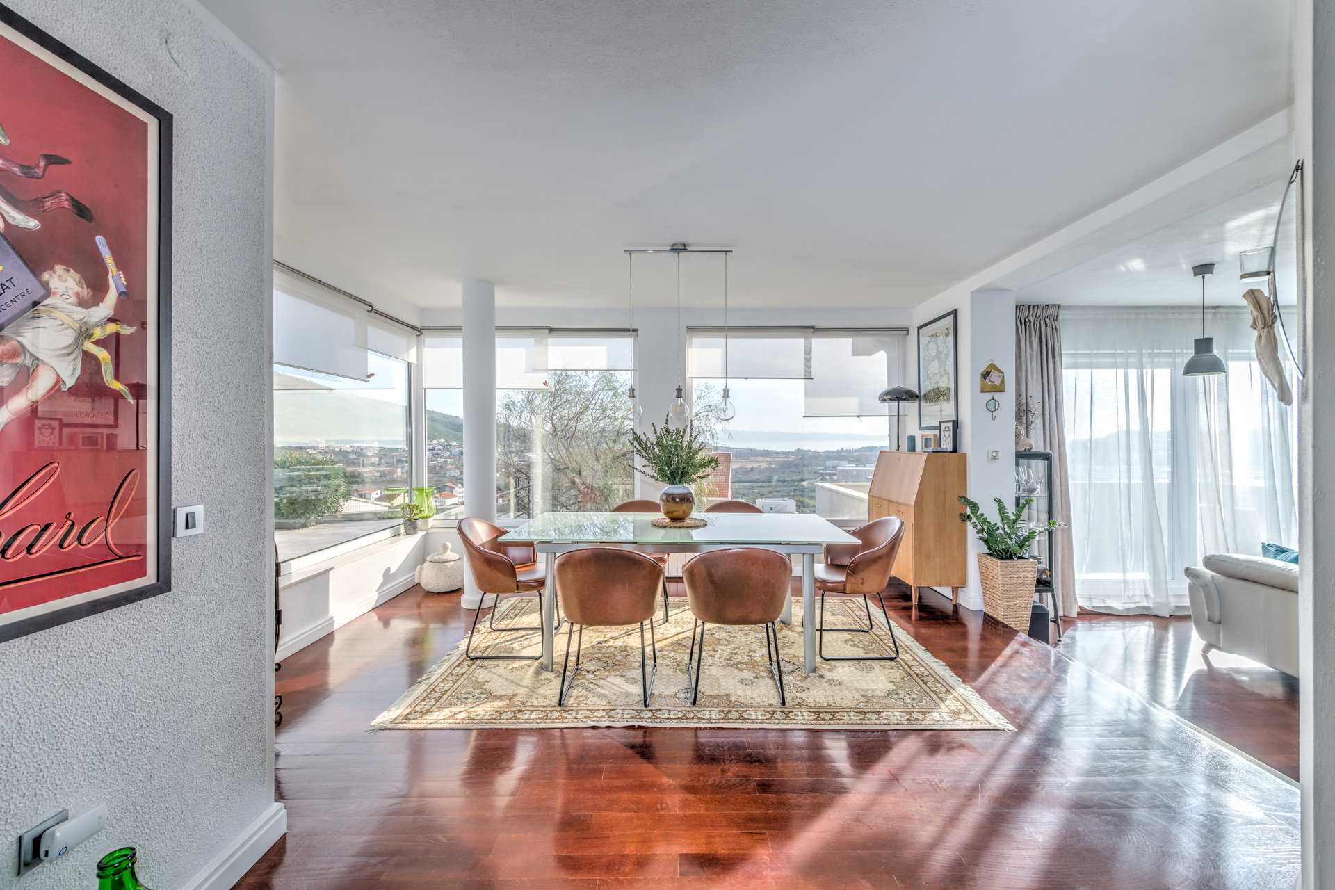 Villa Lettera with Pool