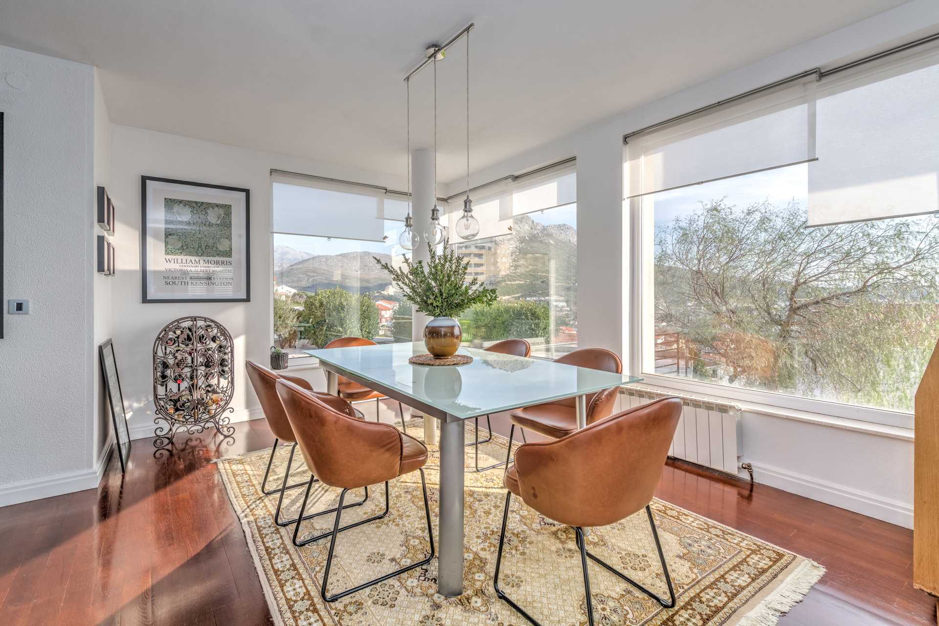 Villa Lettera with Pool