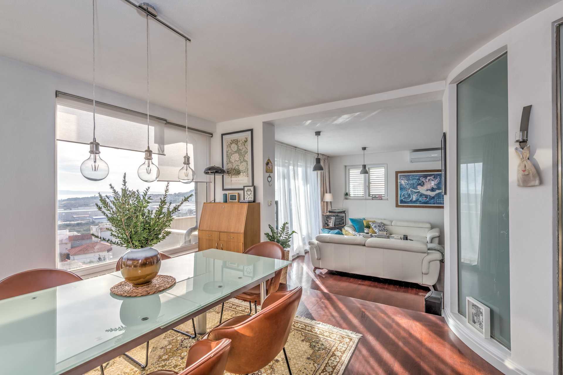 Villa Lettera with Pool