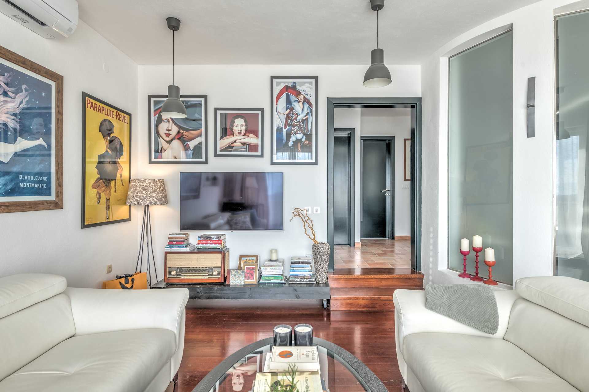 Villa Lettera with Pool