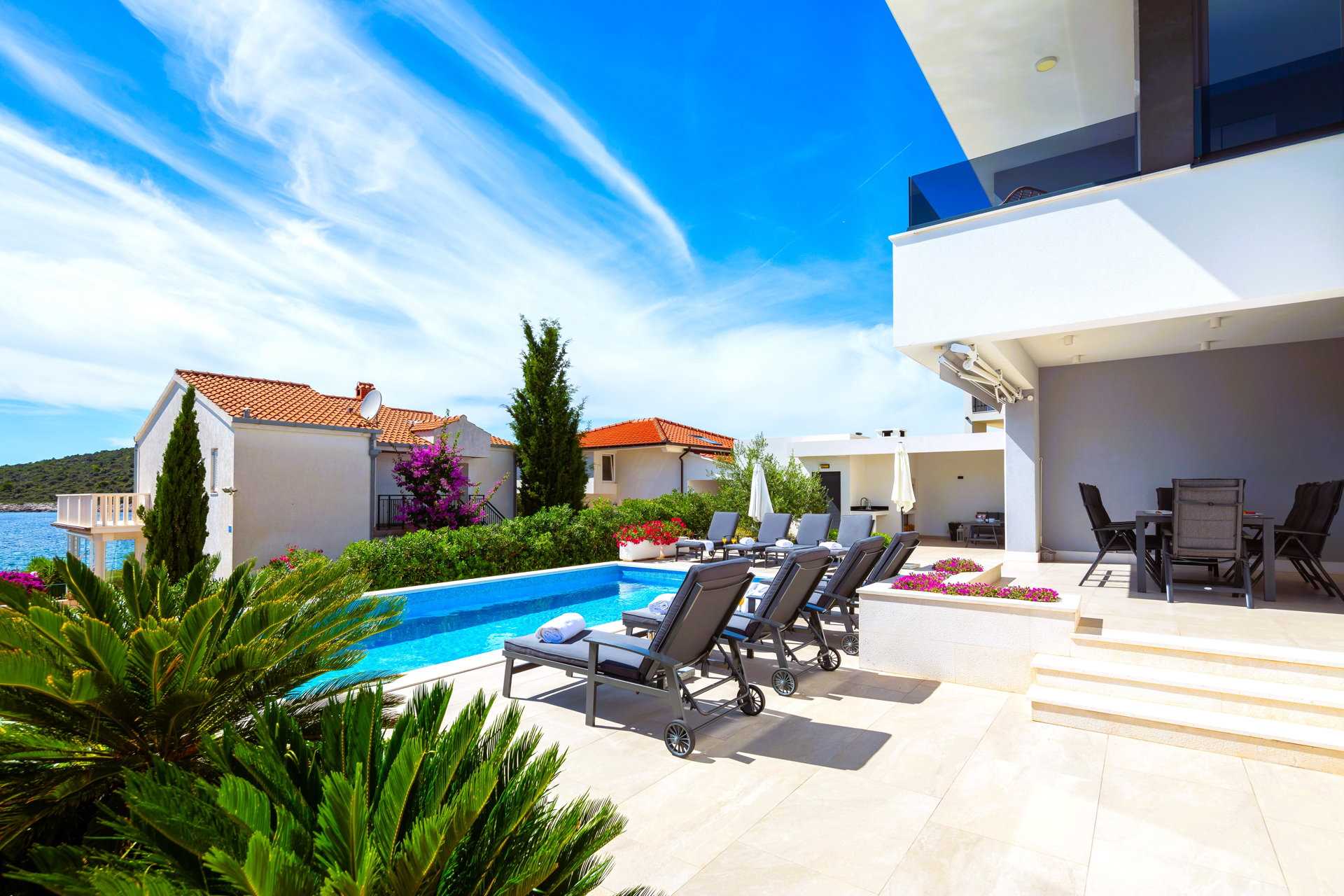 Luxury Villa Tempera with Pool