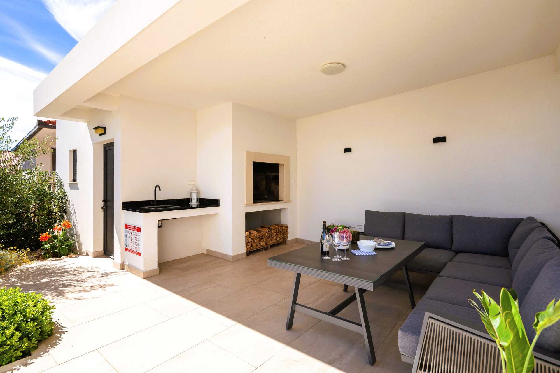 Luxury Villa Tempera with Pool