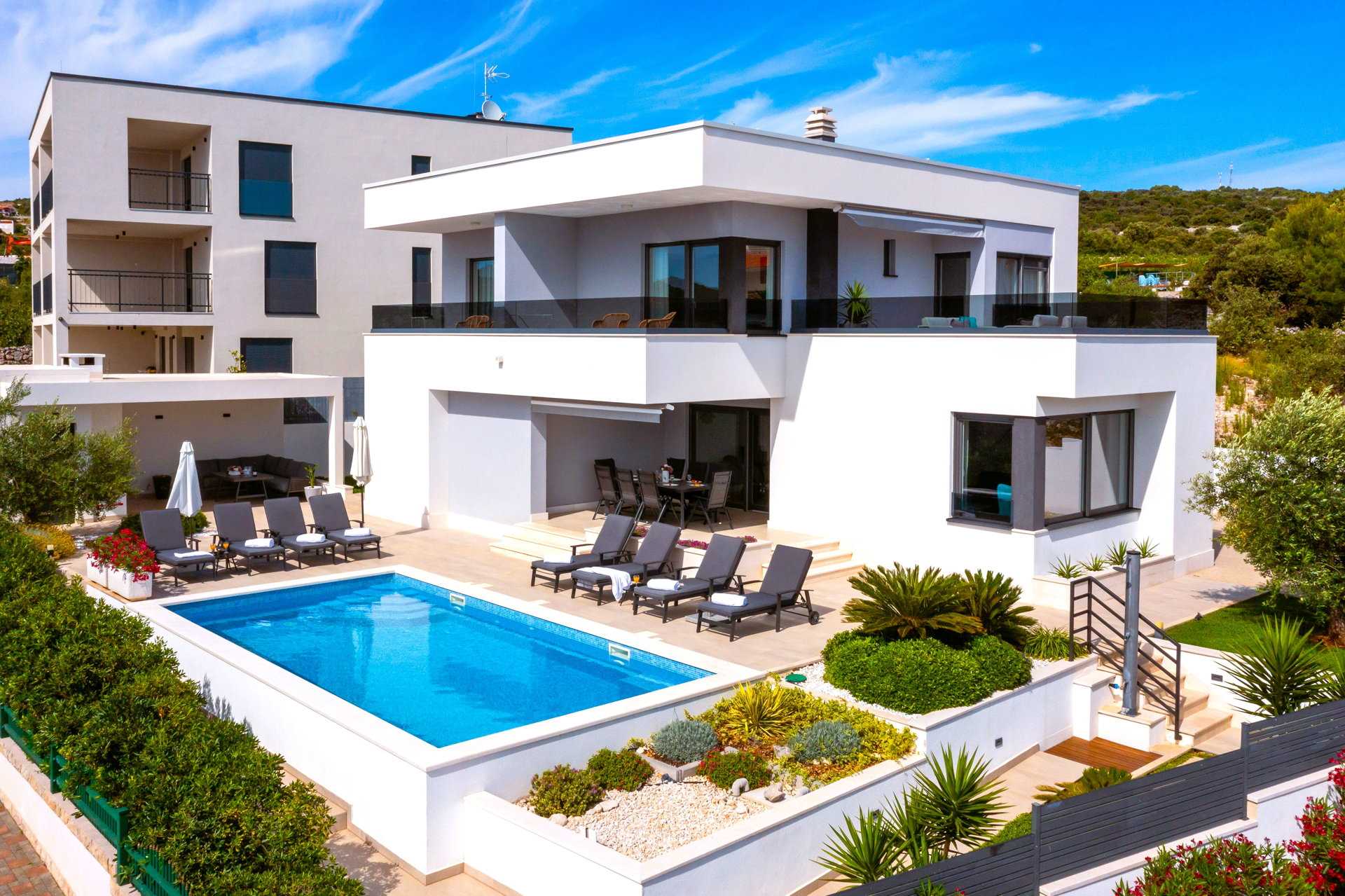 Luxury Villa Tempera with Pool