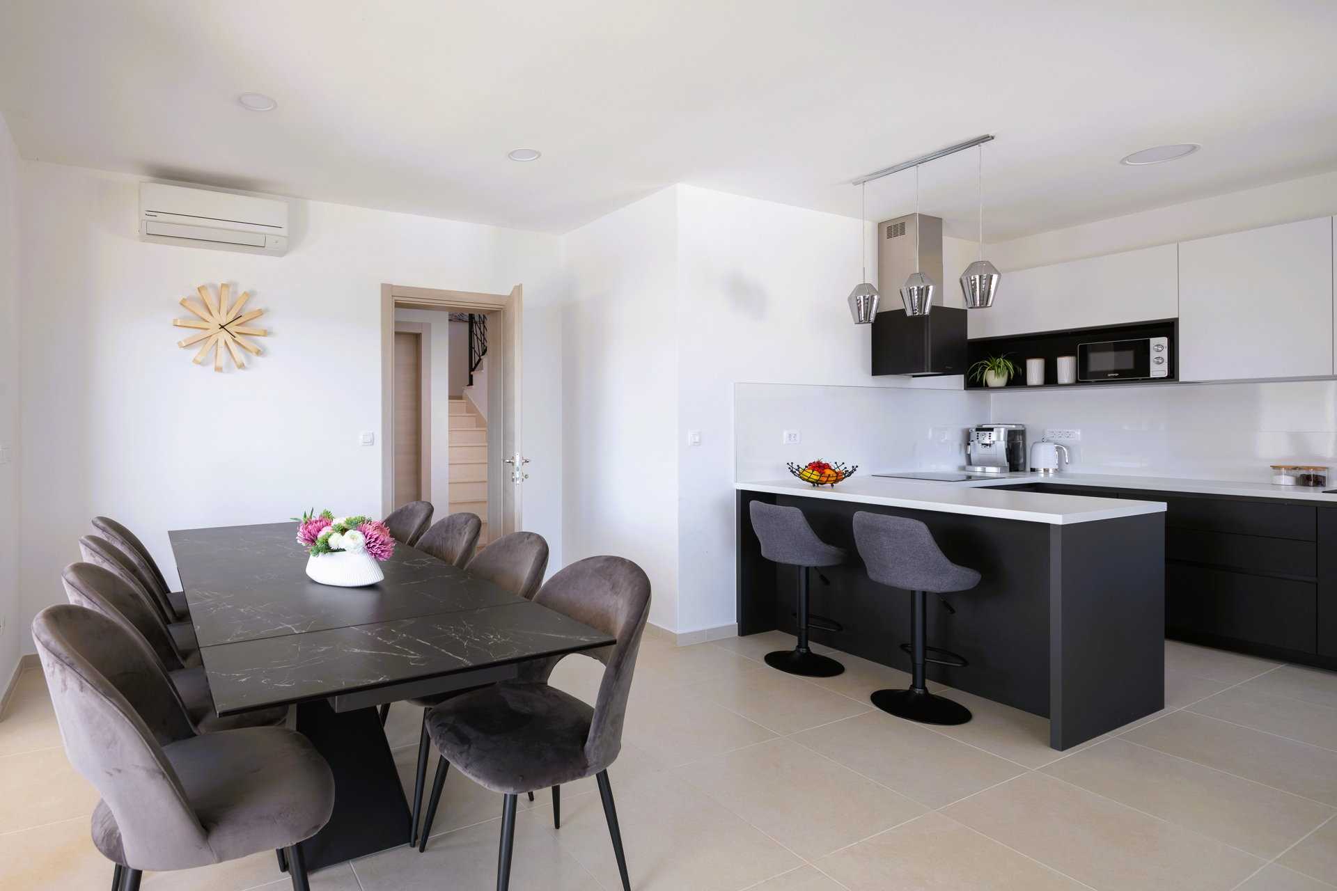Luxury Villa Tempera with Pool