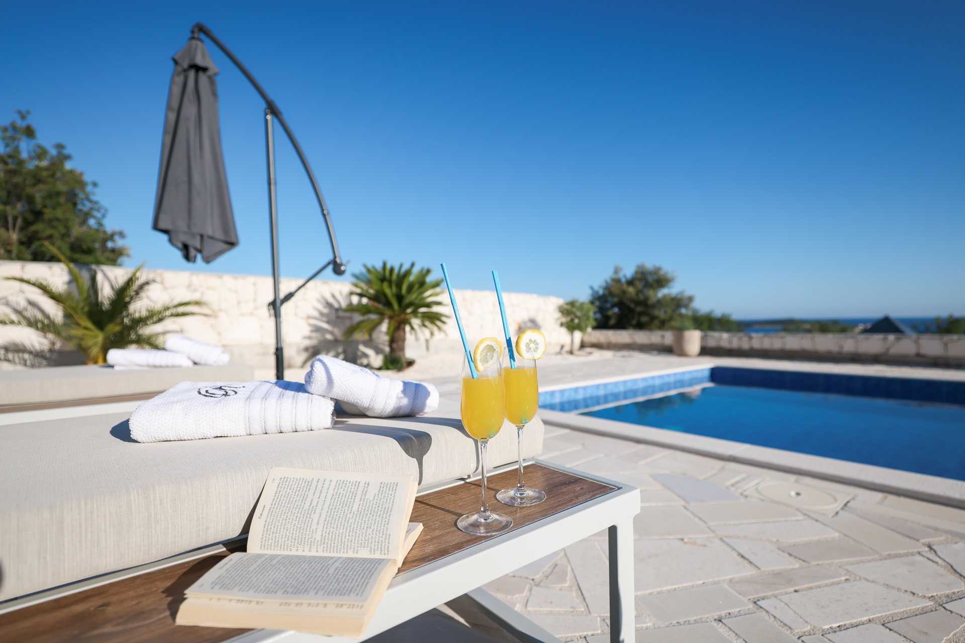 Villa Regina Azzurra with Pool