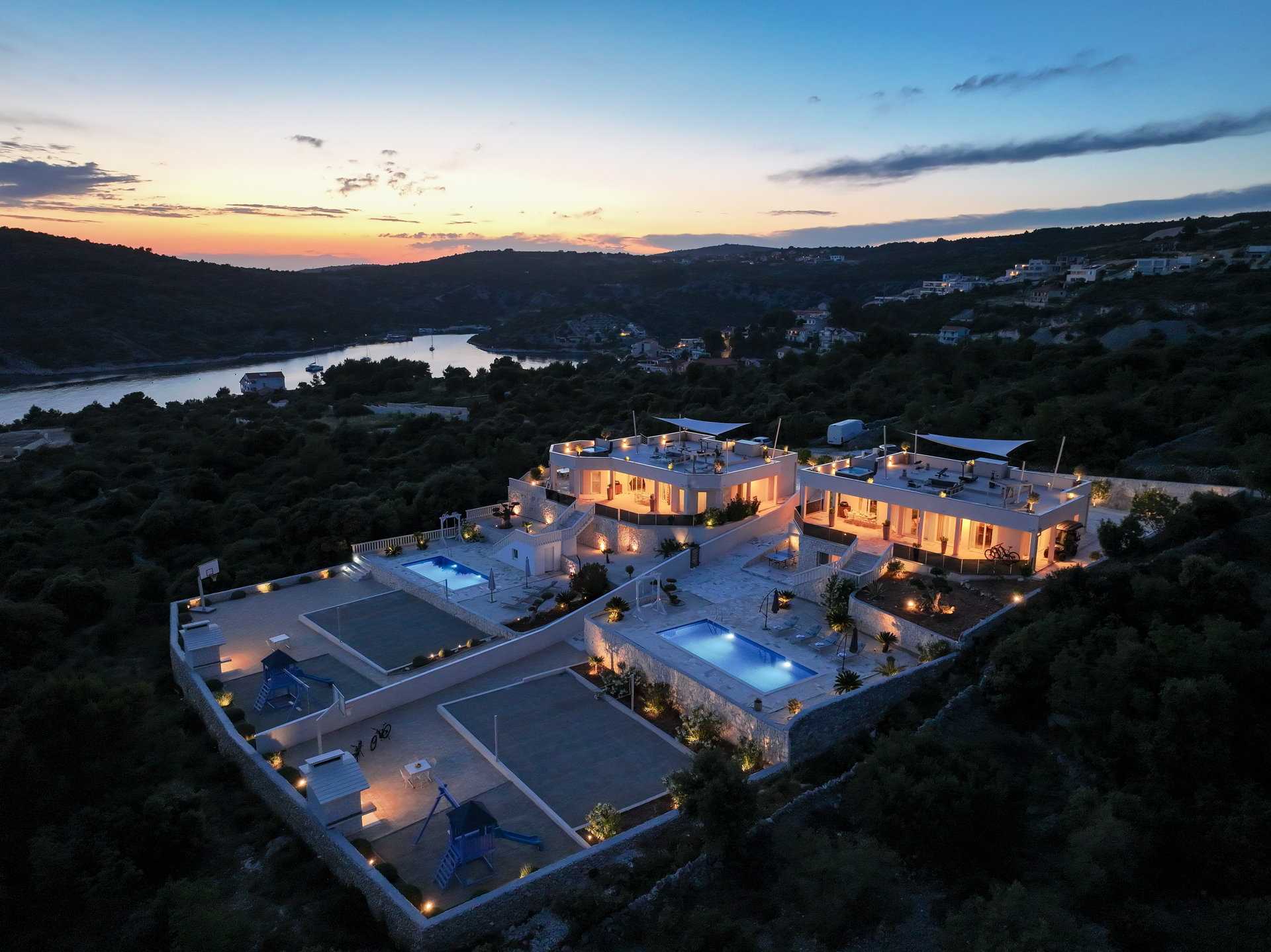 Villa Regina Azzurra with Pool