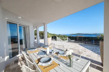 Family Villa with Pool and Terrace in Marina