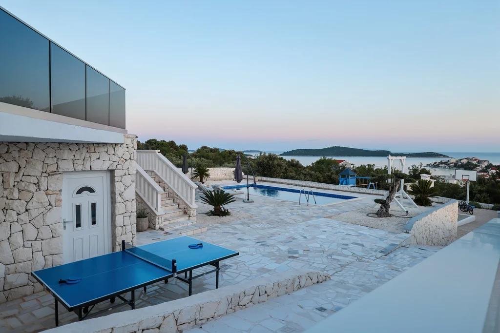 Family Villa with Pool and Terrace in Marina