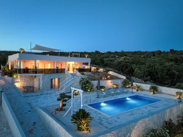 Family Villa with Pool and Terrace in Marina