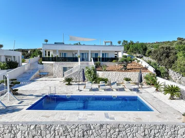 Family Villa with Pool and Terrace in Marina