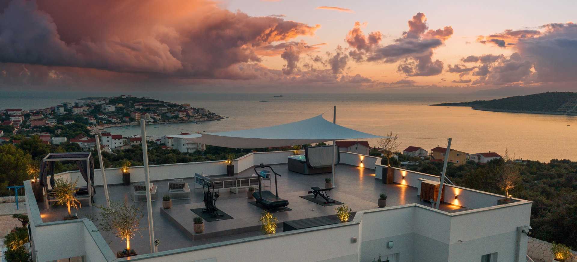 Villa Regina Bianca with Pool