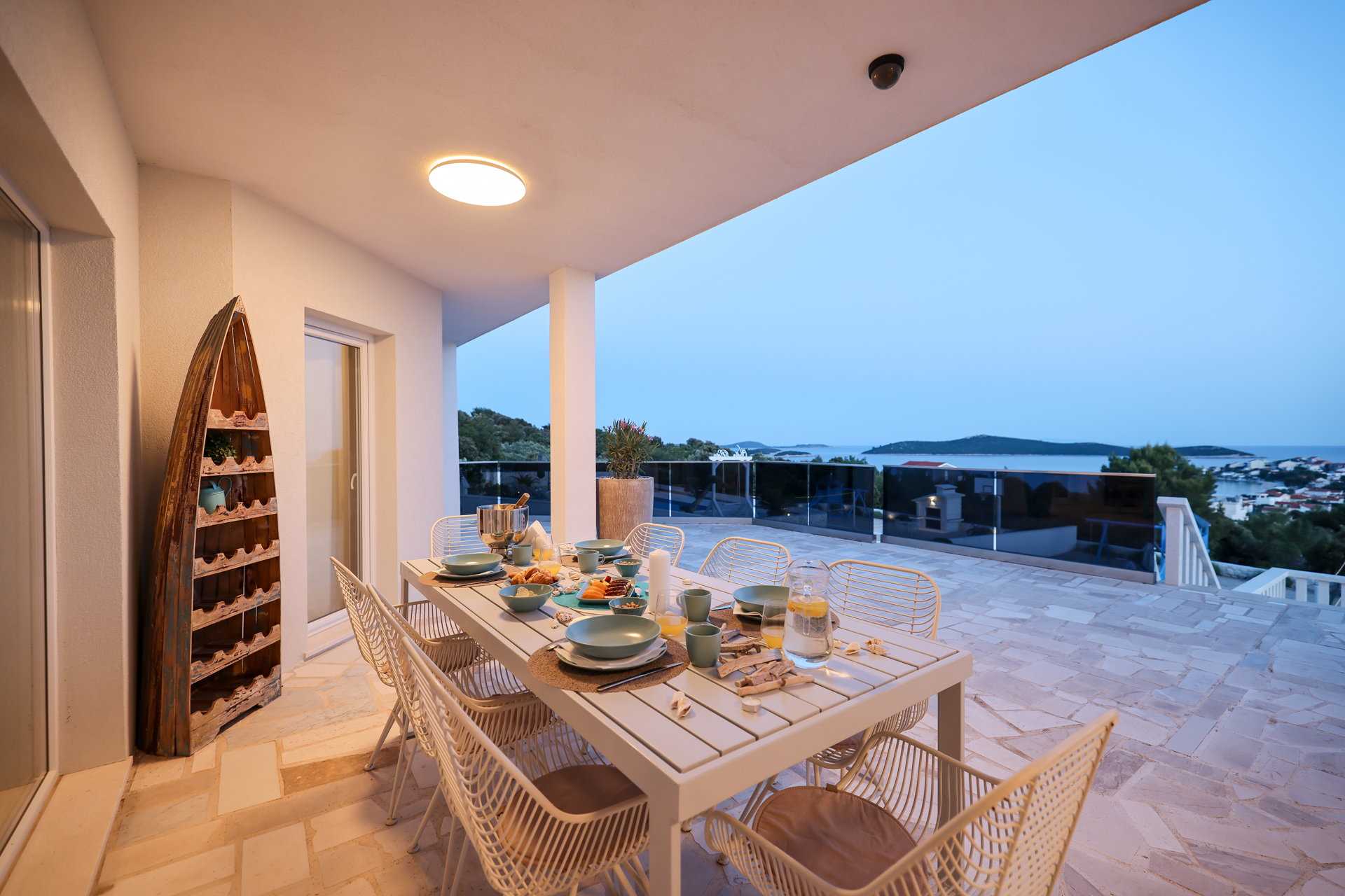 Villa Regina Bianca with Pool