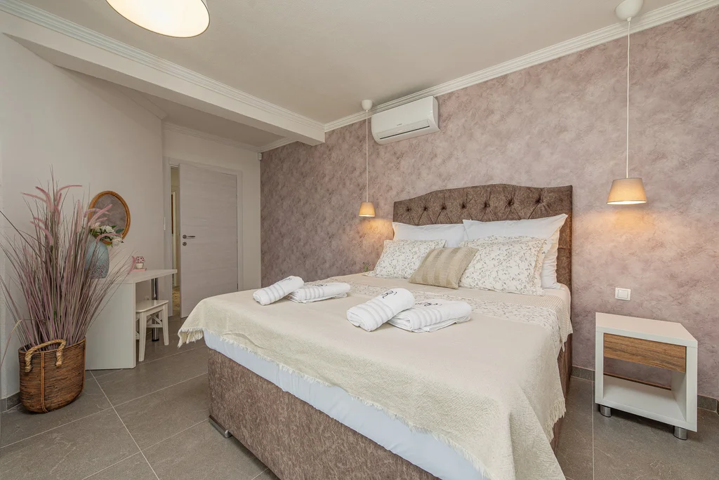 Family-Friendly Villa with Pool in Marina