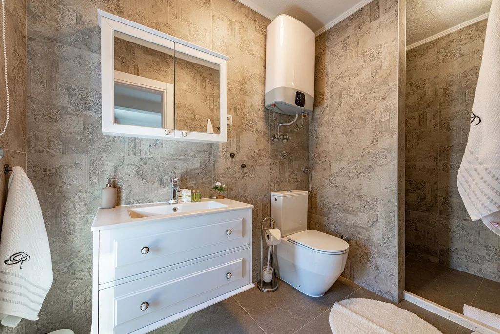 Family-Friendly Villa with Pool in Marina