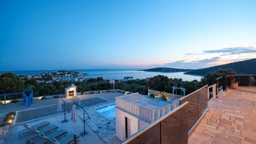 Family-Friendly Villa with Pool in Marina