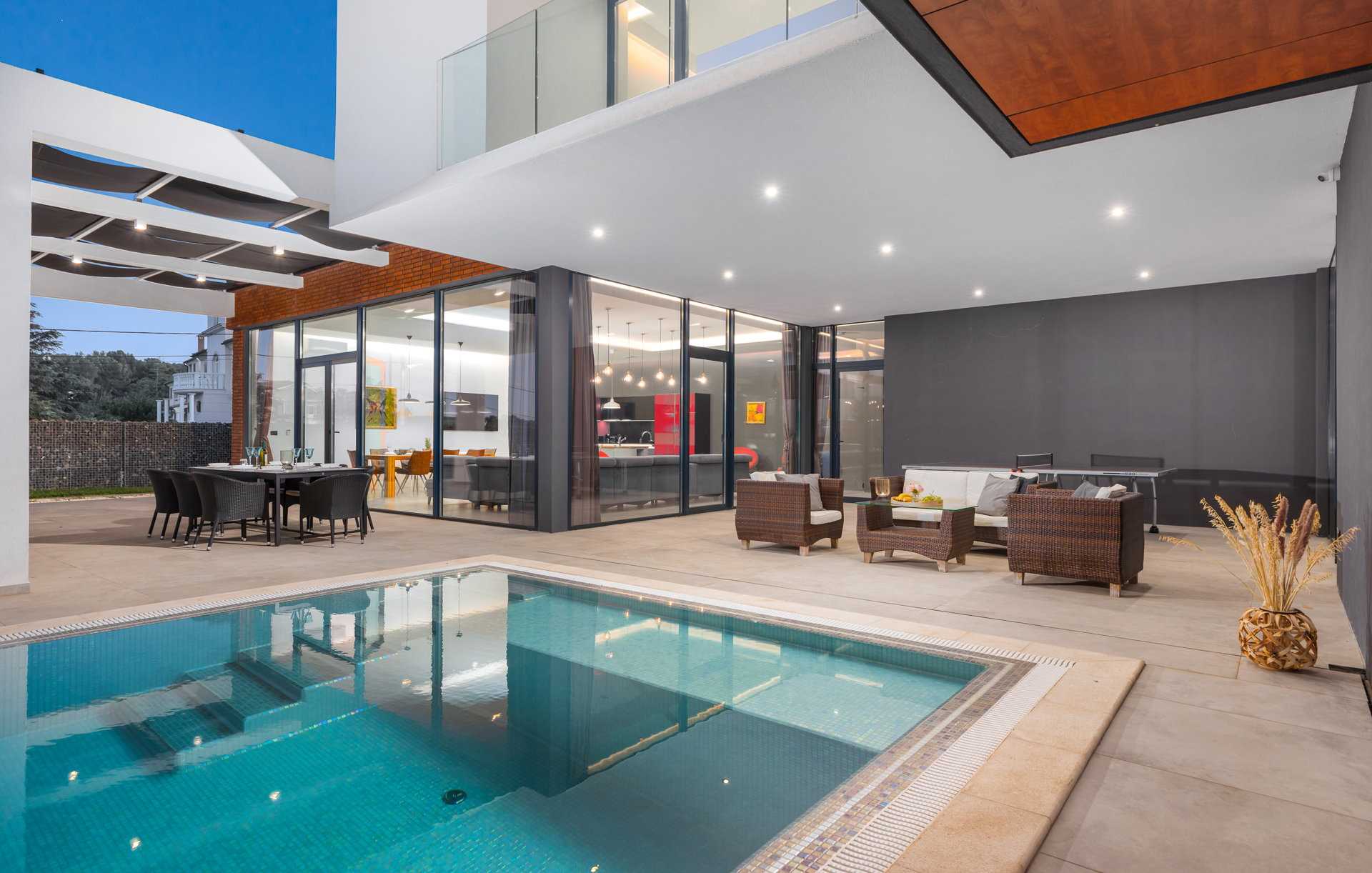 Luxury Villa Borealis with Pool