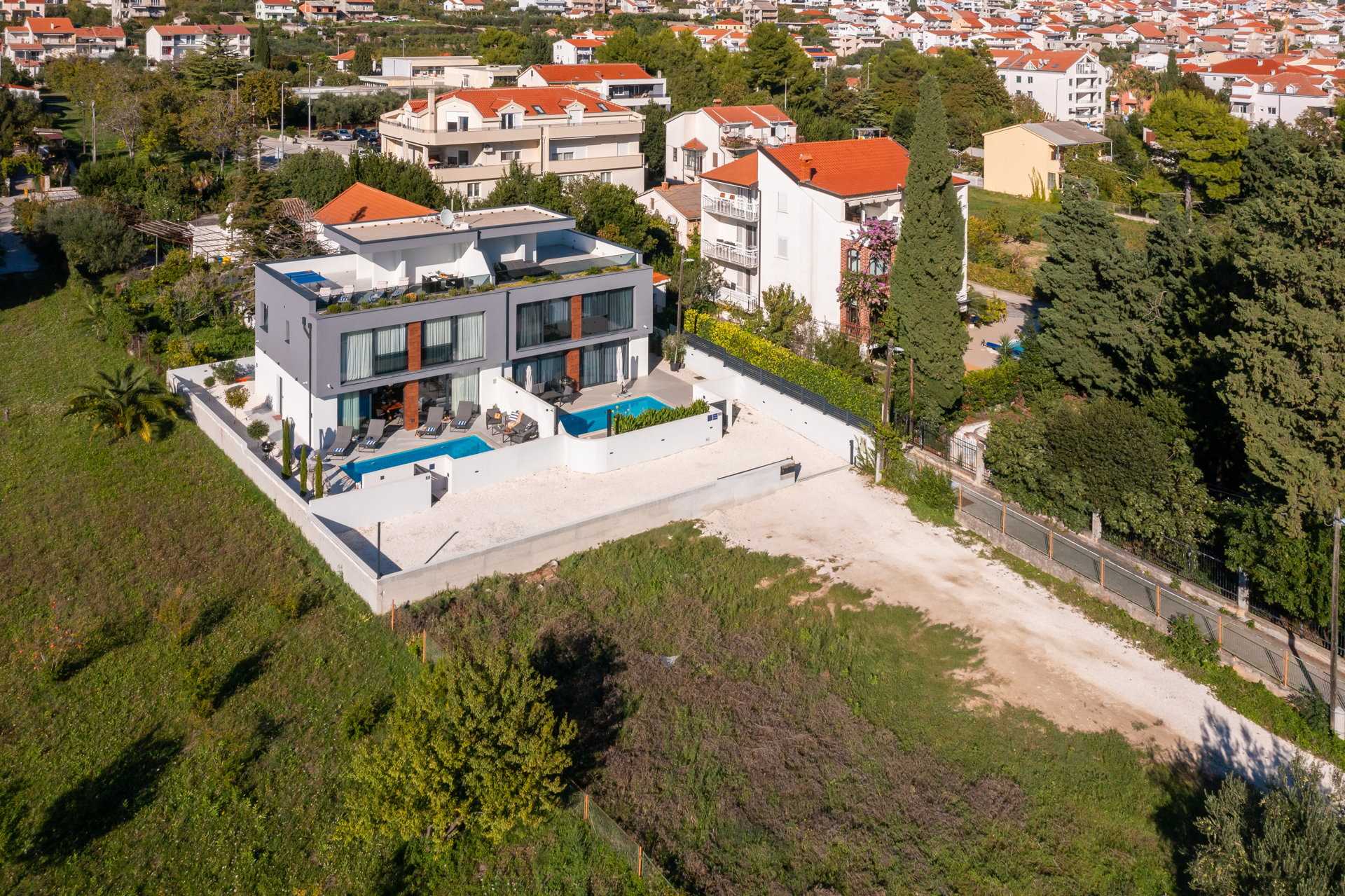 Lux Etera Villas Complex