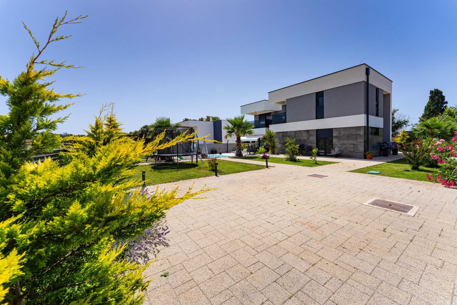 Villa Aura Prima with Pool
