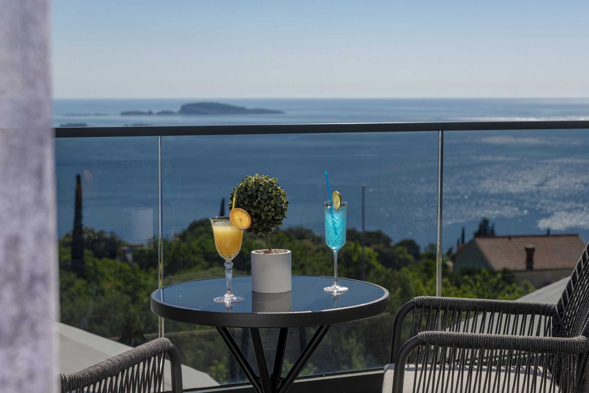 Villa Crystal Bloom with Infinity Pool