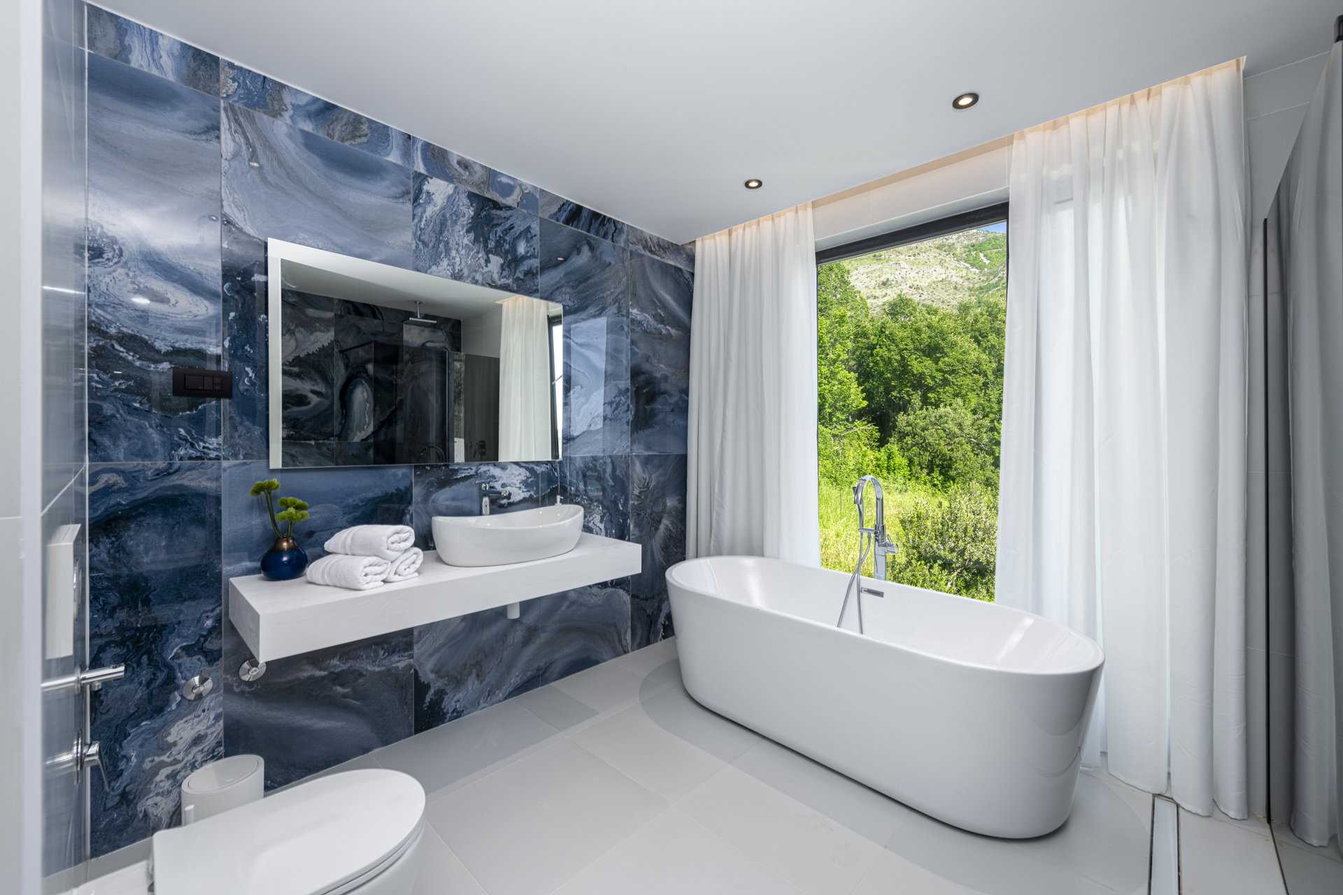 Villa Crystal Bloom with Infinity Pool