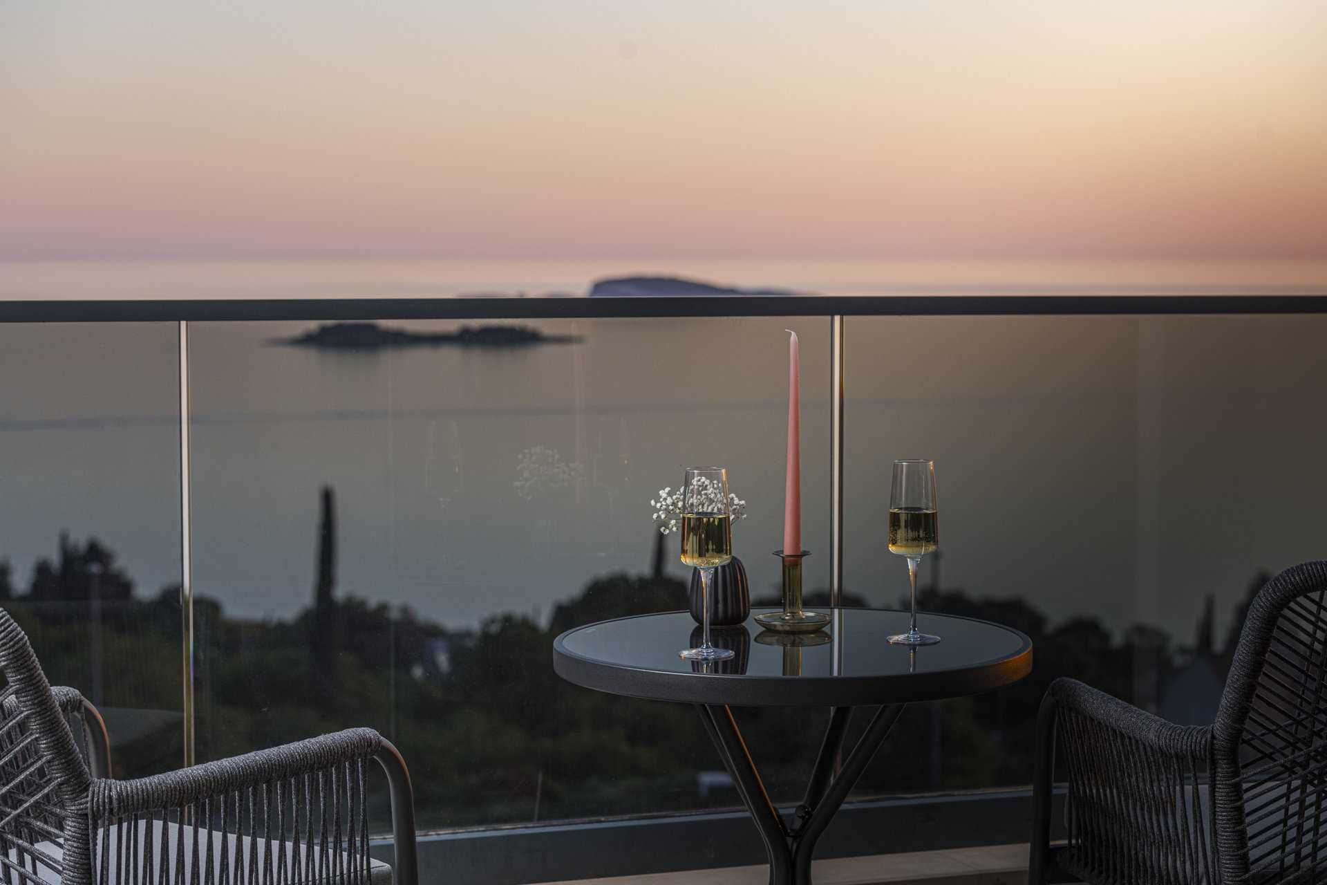 Villa Crystal Bloom with Infinity Pool