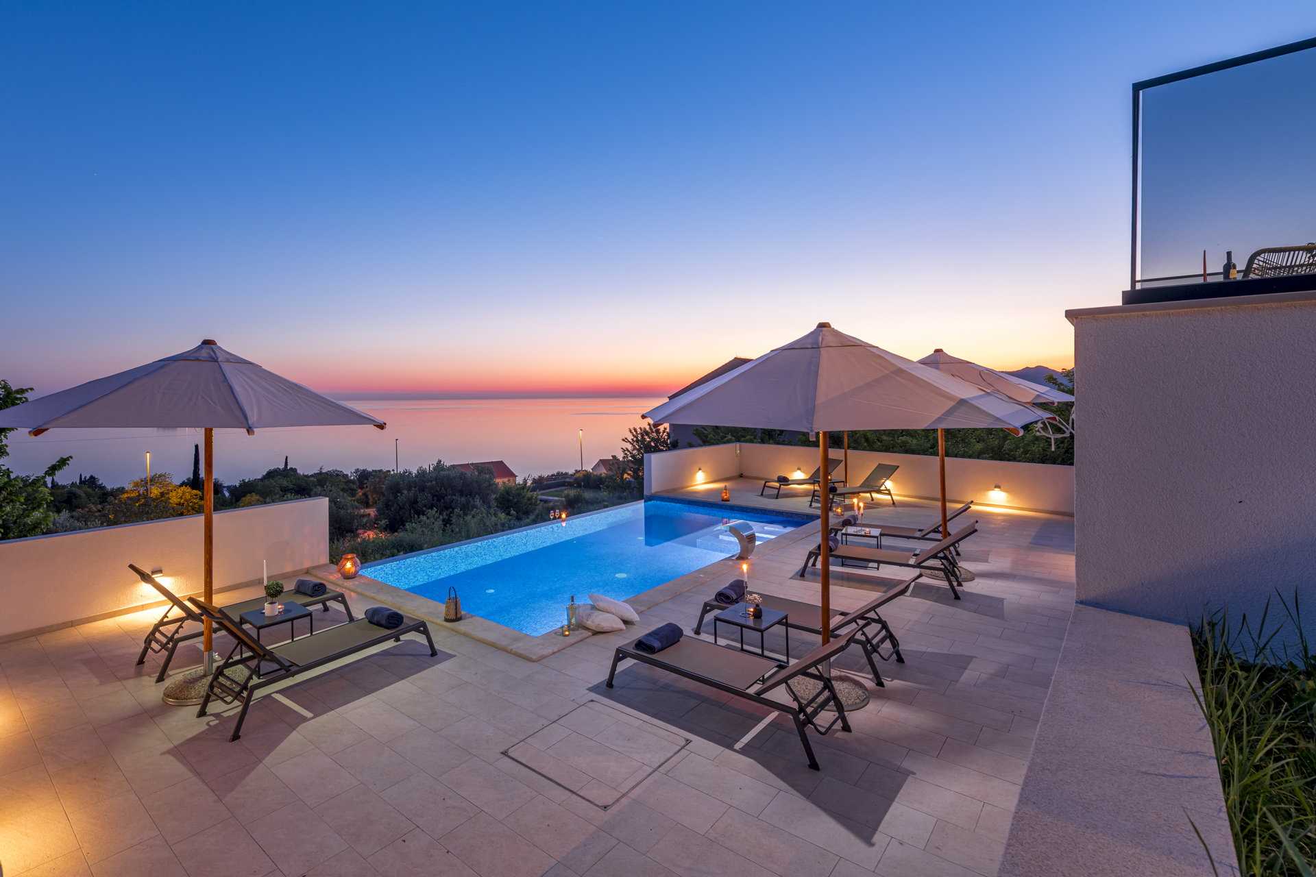 Villa Crystal Bloom with Infinity Pool