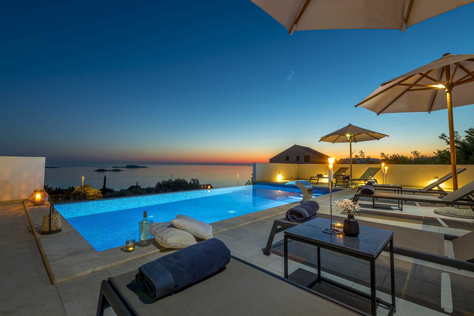 Villa Crystal Bloom with Infinity Pool
