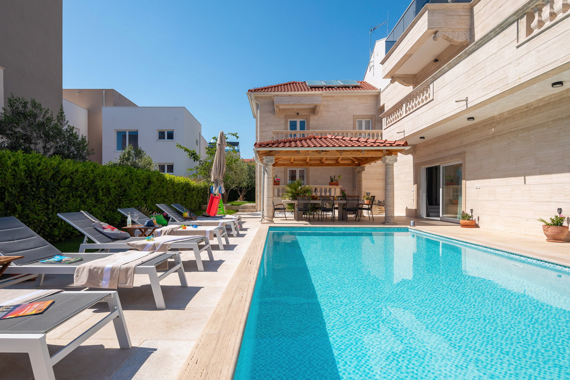 Villa Divina Fortuna with Pool