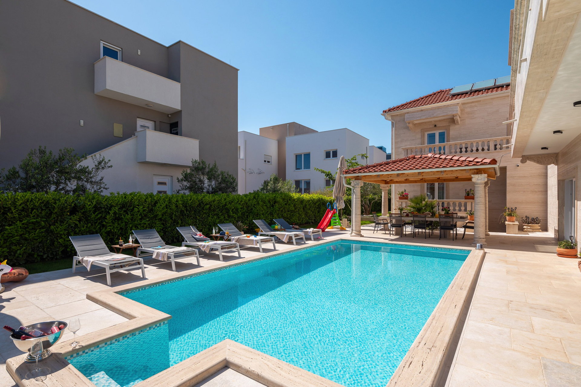 Villa Divina Fortuna with Pool
