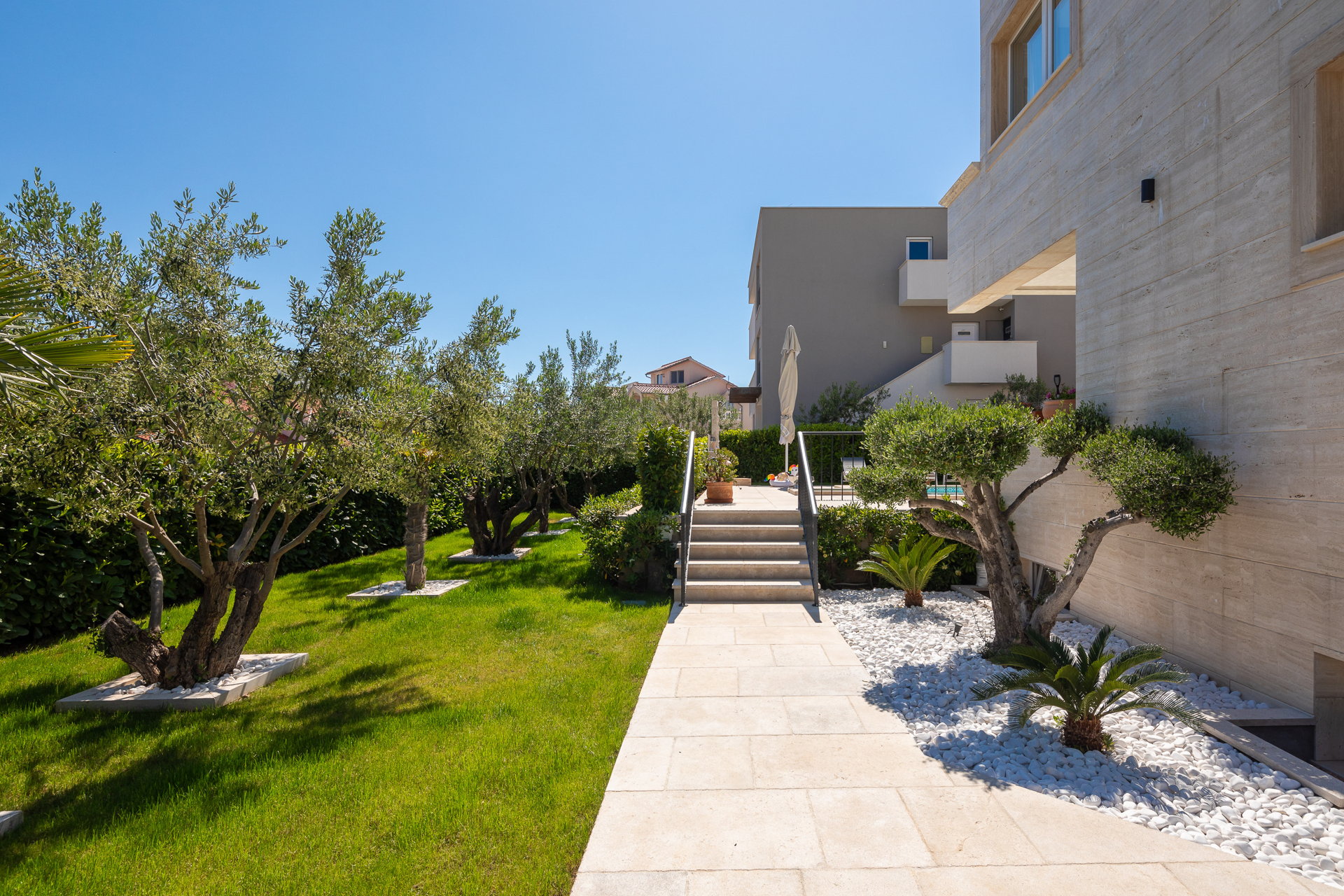 Villa Divina Fortuna with Pool