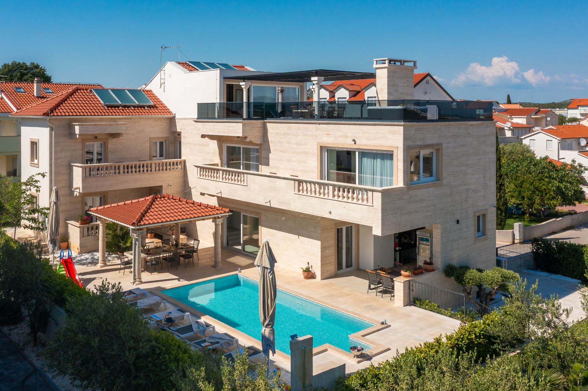 Villa Divina Fortuna with Pool