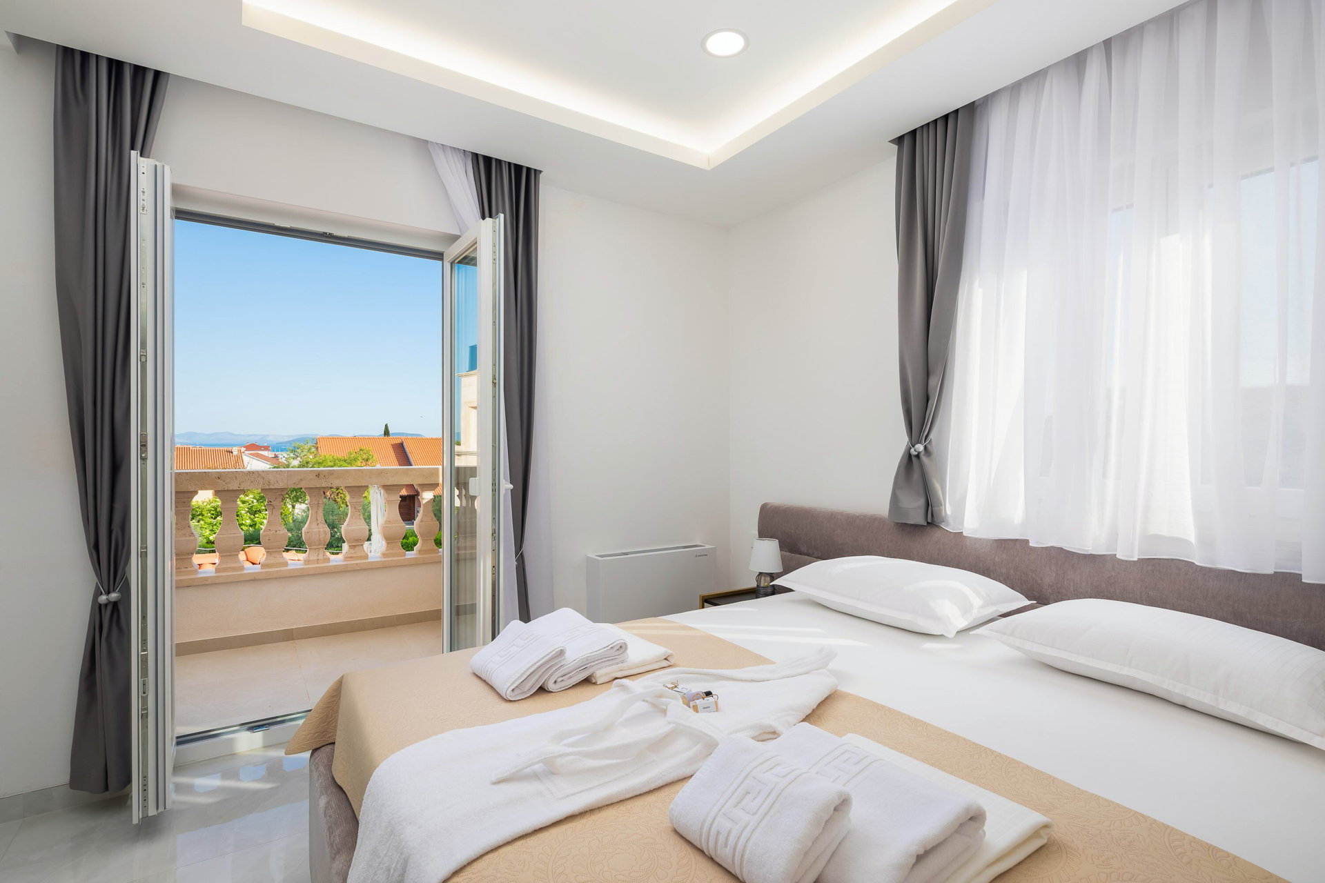 Villa Divina Fortuna with Pool