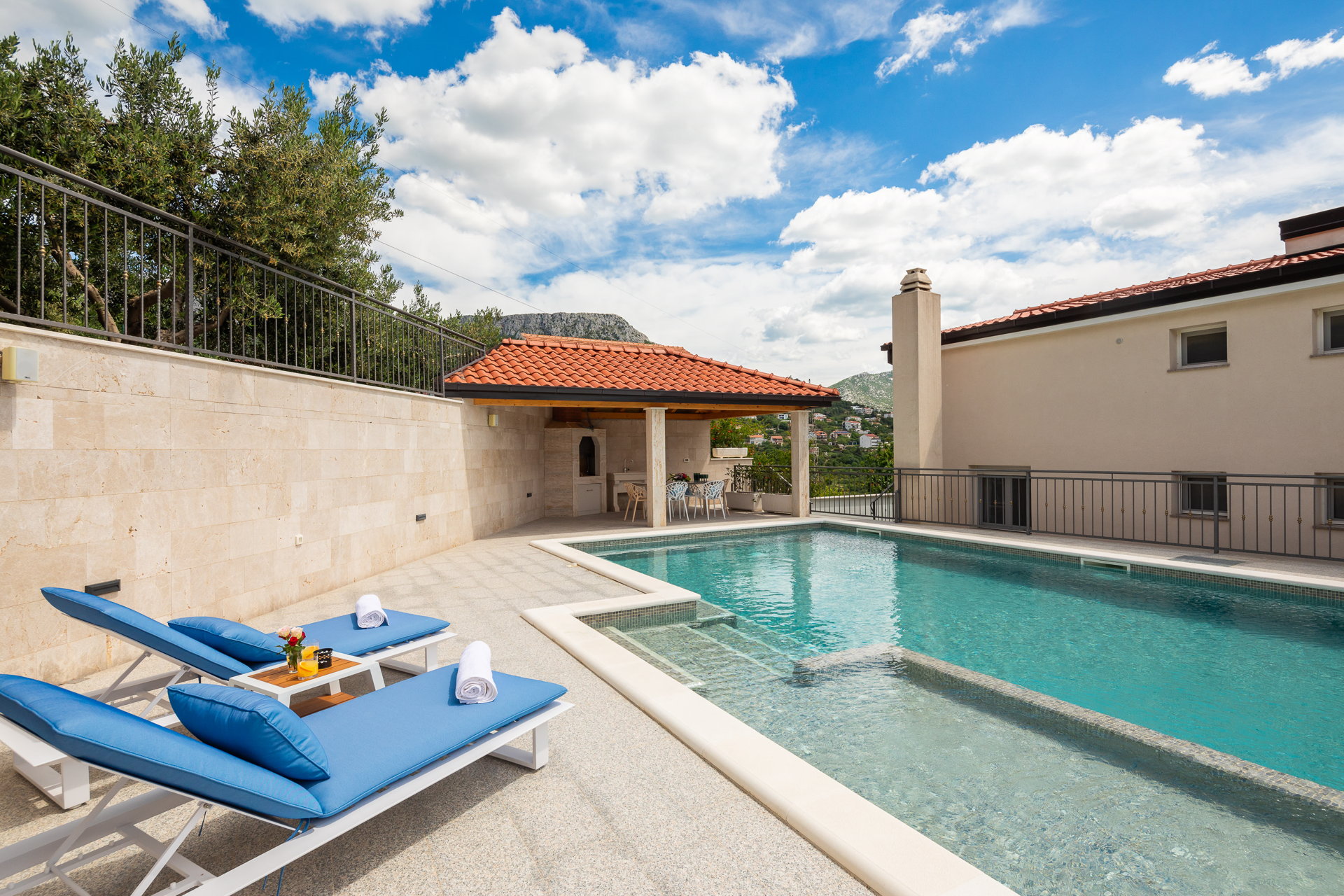 Villa Serenity Gardens with Pool