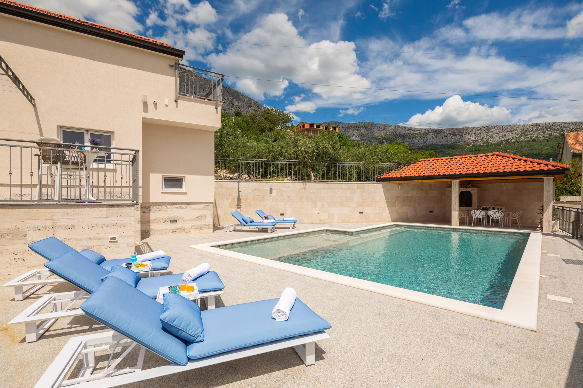Villa Serenity Gardens with Pool