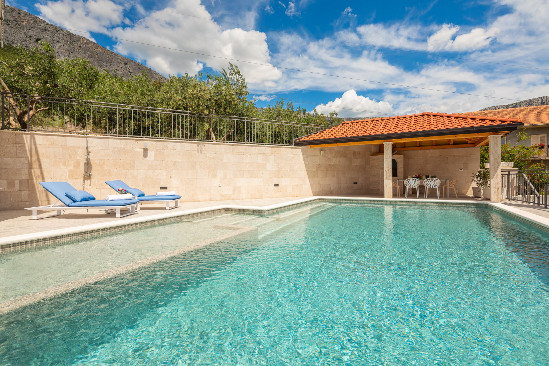 Villa Serenity Gardens with Pool