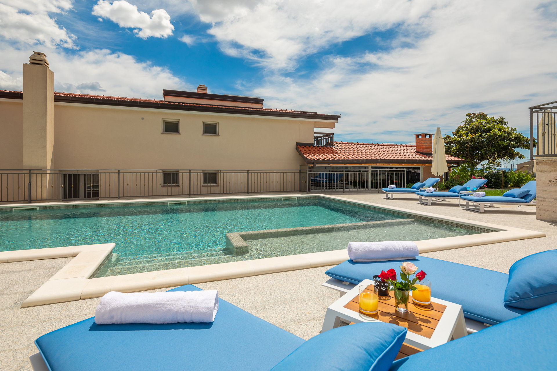 Villa Serenity Gardens with Pool